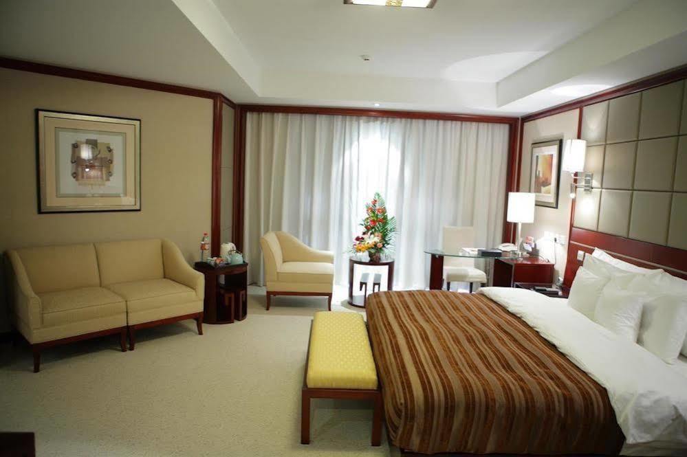 Beijing Jinnian Hotel Екстериор снимка