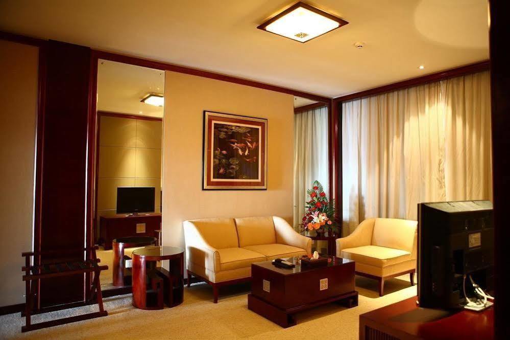 Beijing Jinnian Hotel Екстериор снимка