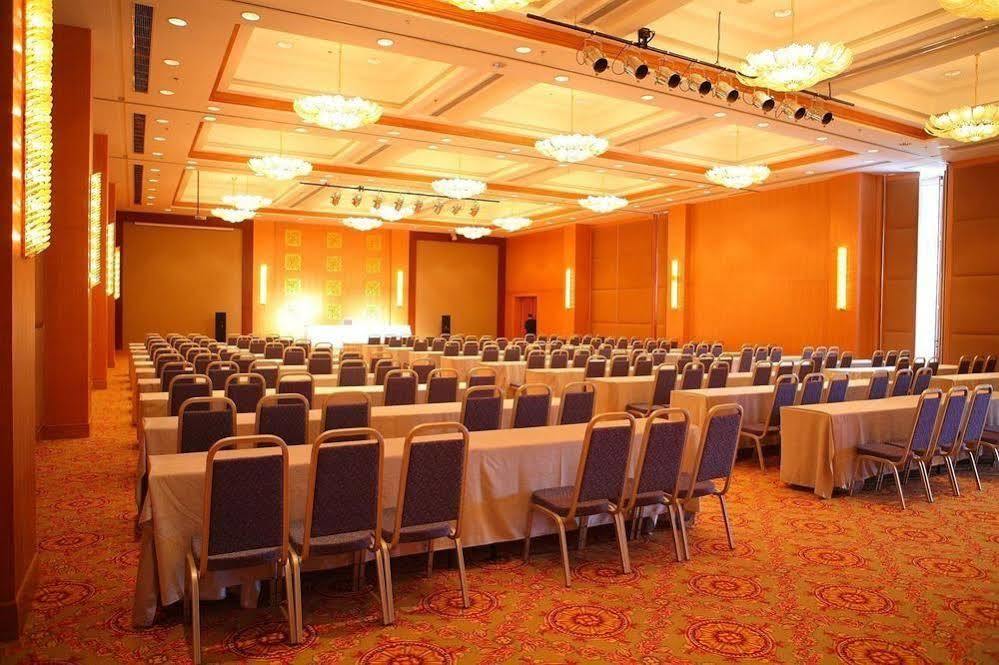 Beijing Jinnian Hotel Екстериор снимка
